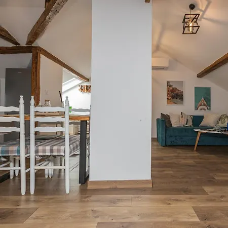 The House 3 Apartment Burgas City
